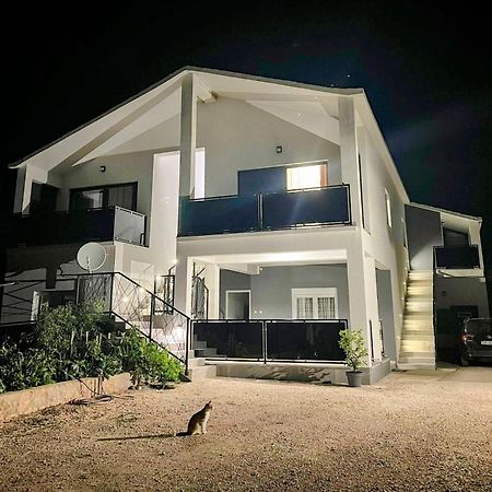 Apartmani Karla Paklenica ستاريغغاد باكلينتسا المظهر الخارجي الصورة